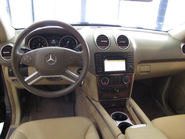 2010 Mercedes-Benz M-Class ML350 photo