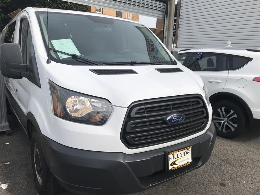 The 2015 Ford Transit-250 photos