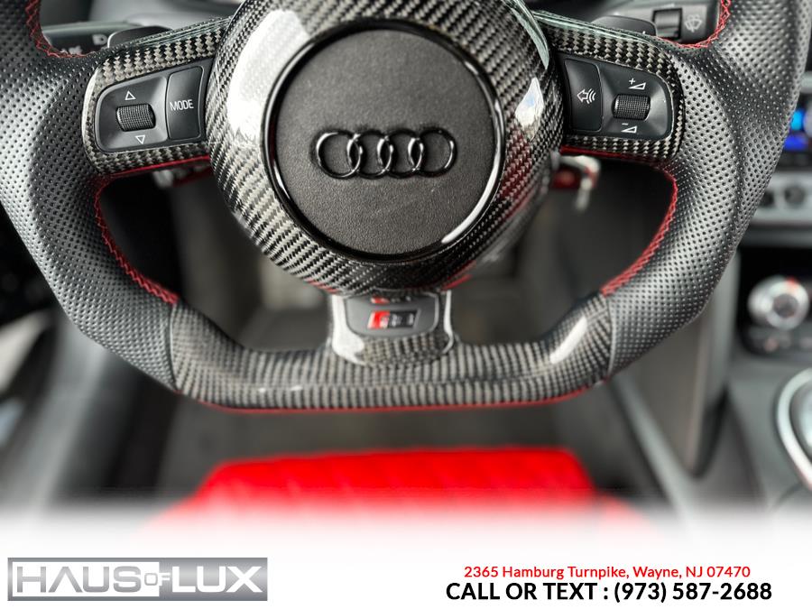 2009 Audi R8 quattro photo