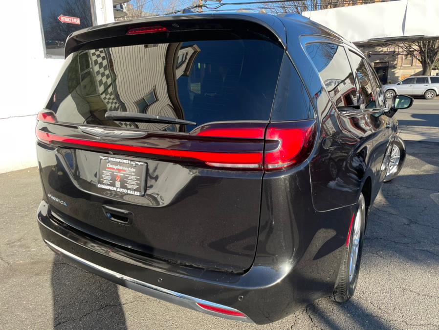 2021 Chrysler Pacifica Touring L FWD photo