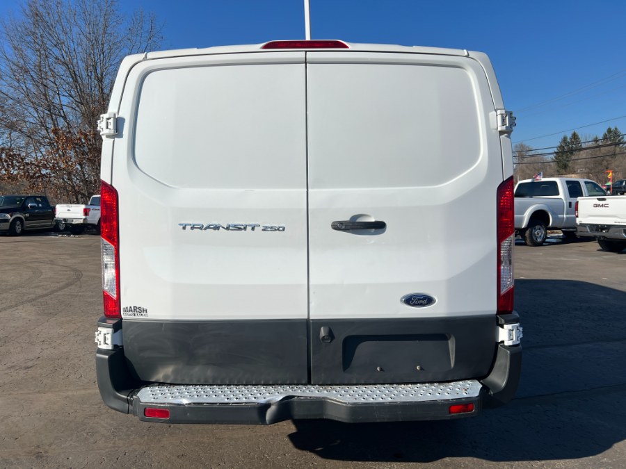 2018 Ford TRANSIT VAN T-250 130