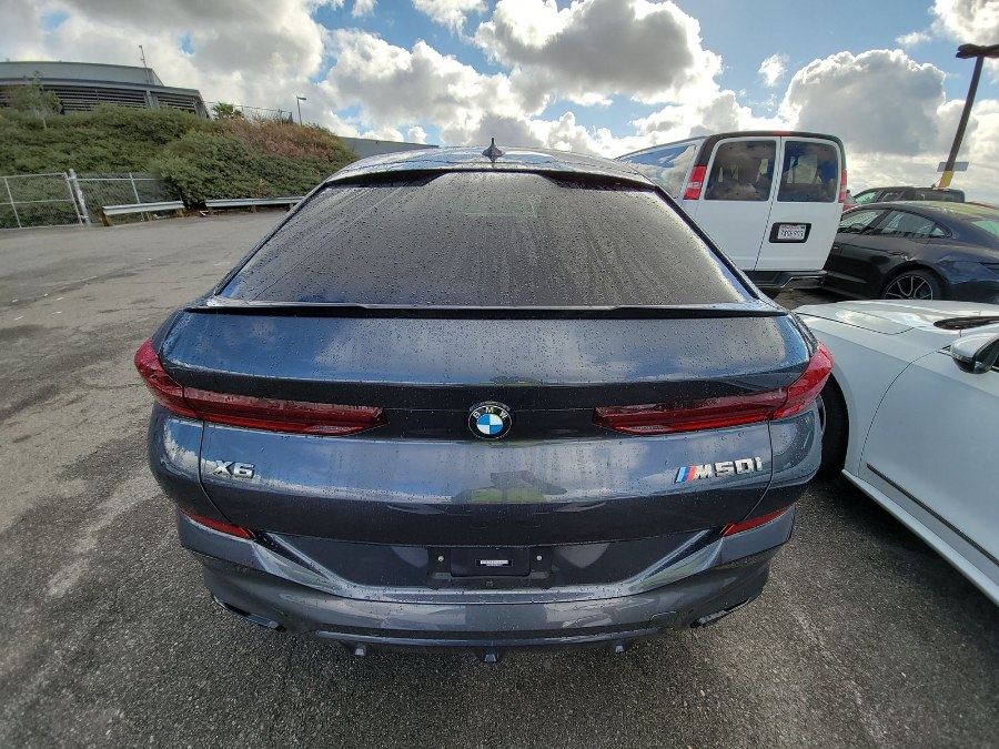 2022 BMW X6 M50i Sports Activity Coupe photo