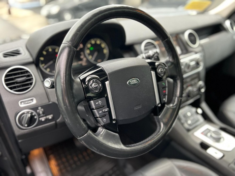 2016 Land Rover LR4 HSE 4WD photo