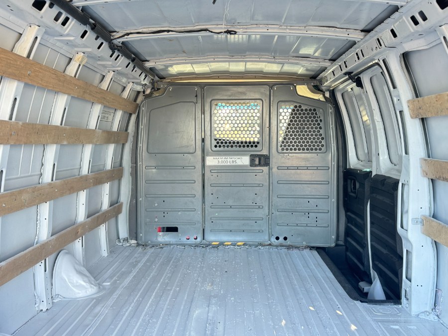 2017 GMC Savana Cargo Van RWD 2500 155