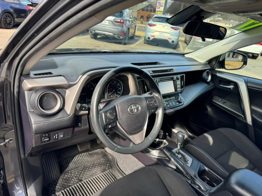 2017 Toyota RAV4 XLE AWD (Natl) photo