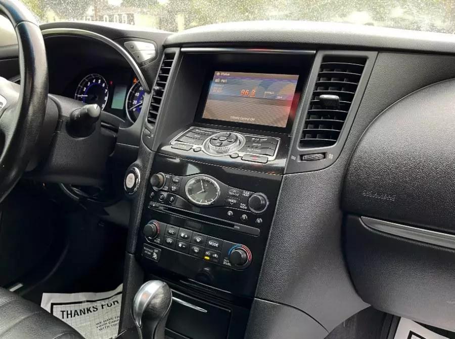 2016 Infiniti QX70 AWD 4dr photo