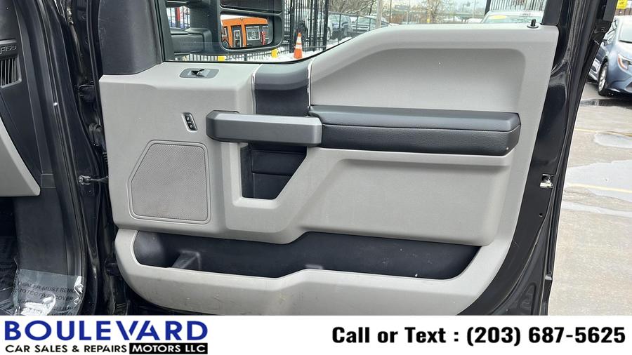 2015 Ford F150 SuperCrew Cab XLT Pickup 4D 5 1/2 ft photo