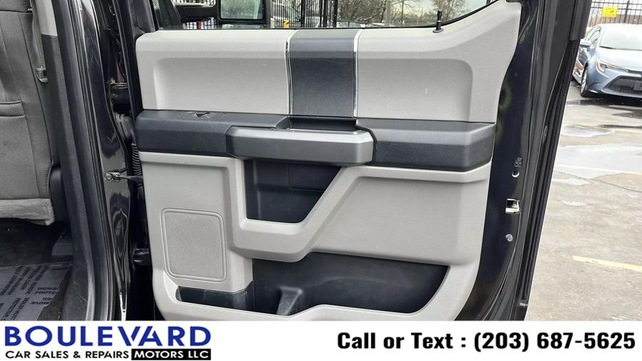 2015 Ford F150 SuperCrew Cab XLT Pickup 4D 5 1/2 ft photo