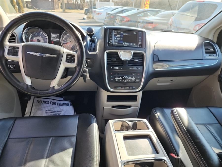2015 Chrysler Town & Country 4dr Wgn Touring photo