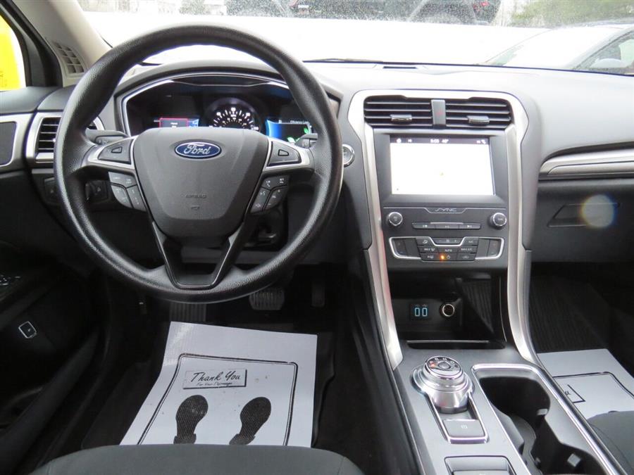 2019 Ford Fusion Hybrid SE 4dr Sedan photo