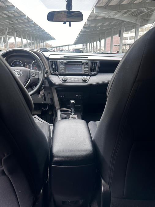 2016 Toyota RAV4 AWD 4dr XLE (Natl) photo