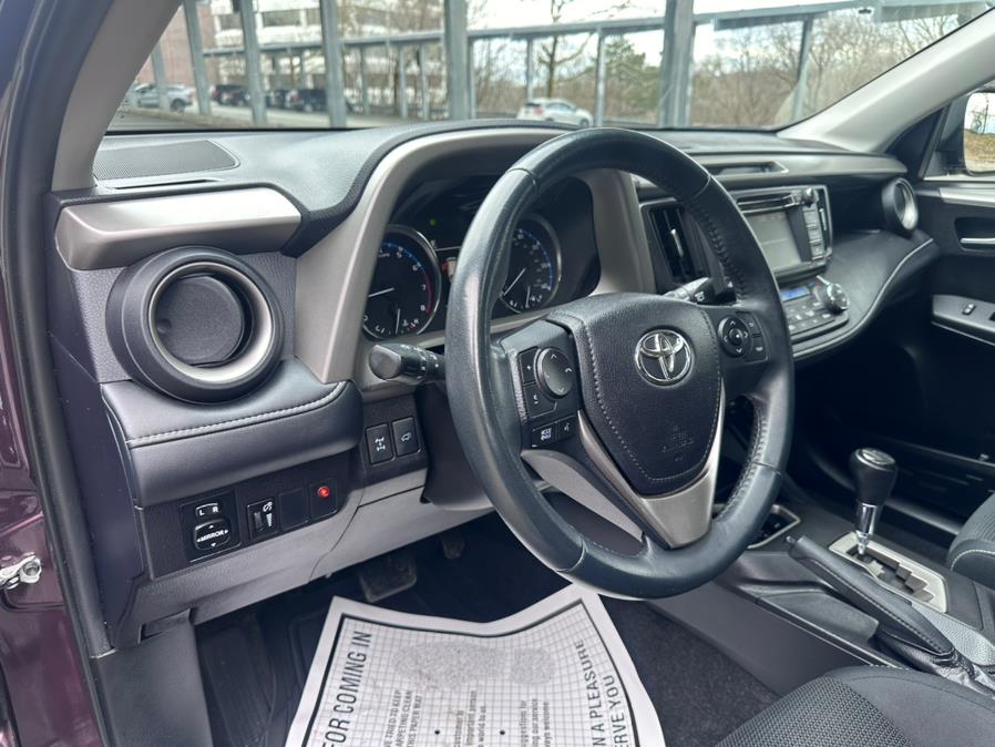 2016 Toyota RAV4 AWD 4dr XLE (Natl) photo