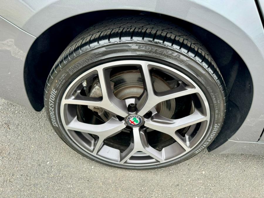 2020 Alfa Romeo Giulia Ti AWD photo
