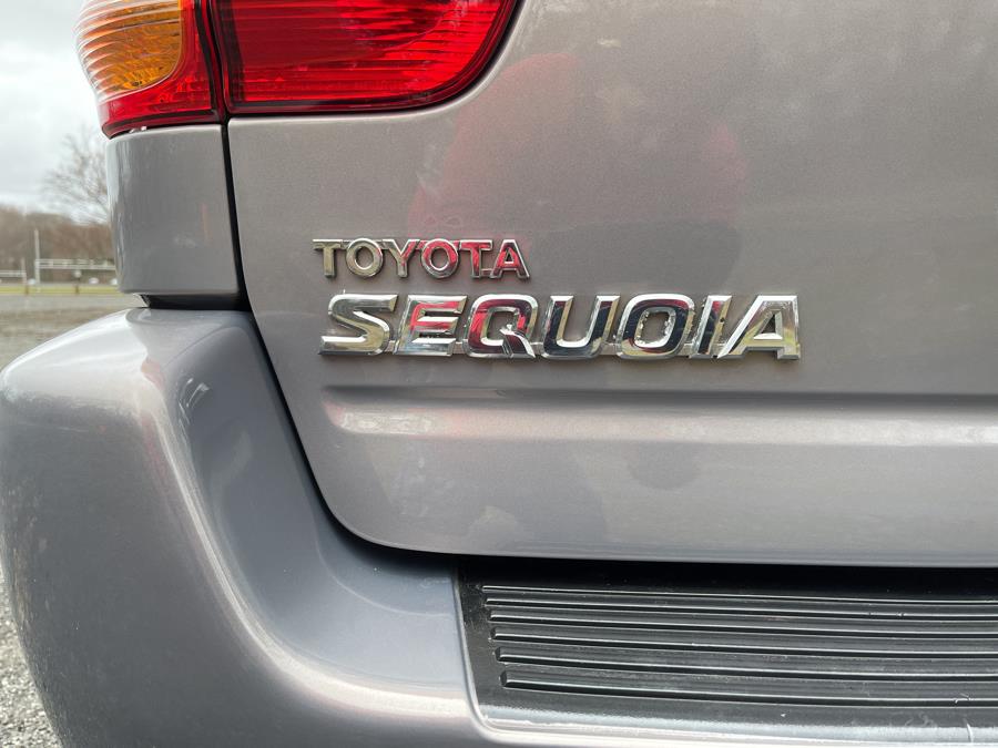 2001 Toyota Sequoia Limited photo