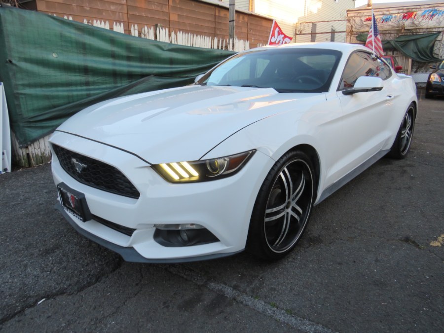 2015 Ford Mustang Ecoboost Premium photo
