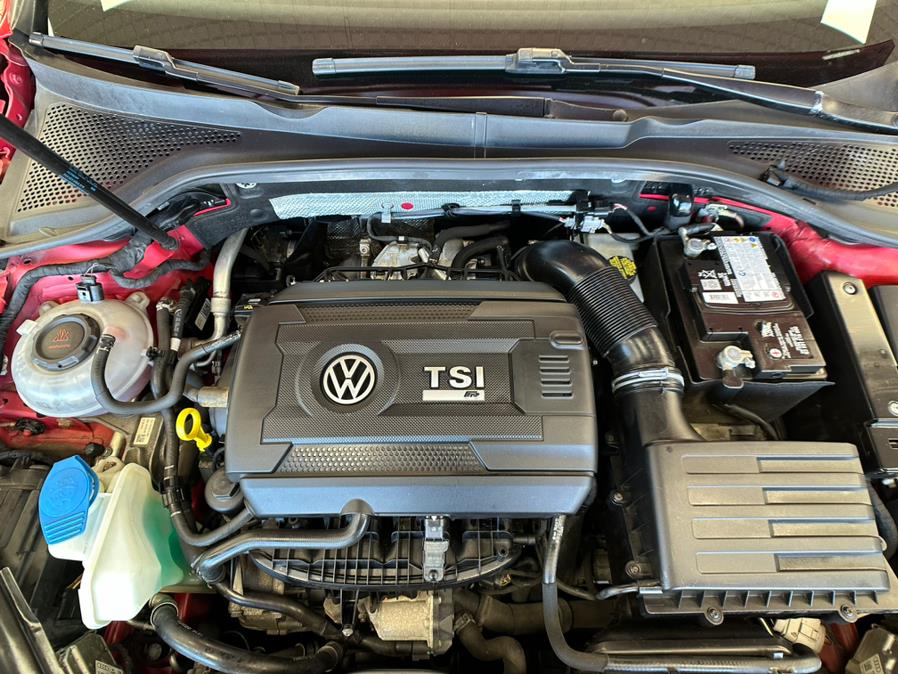 2018 Volkswagen Golf R 2.0T Manual w/DCC/Nav photo