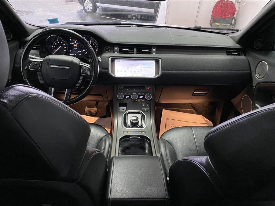 2018 Land Rover Range Rover Evoque SE Premium photo