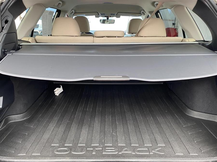 2018 Subaru Outback Premium photo