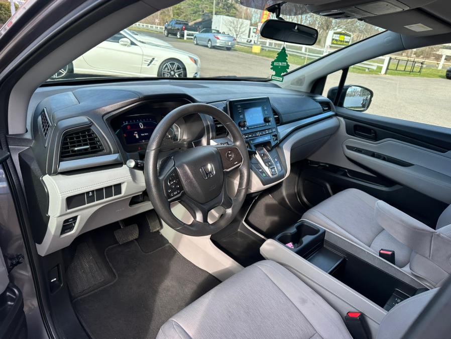 2018 Honda Odyssey LX Auto photo