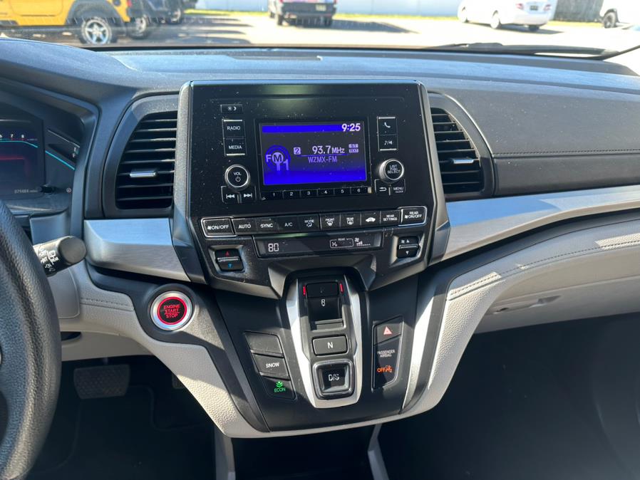 2018 Honda Odyssey LX Auto photo