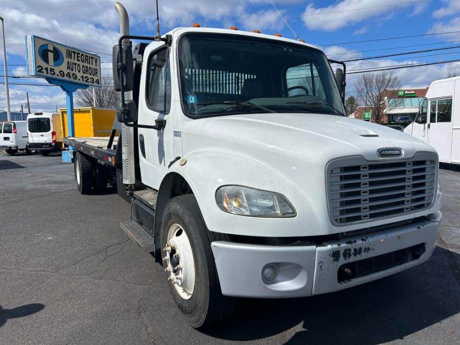 The 2013 Freightliner M2 Cascadia 26' Rollback photos