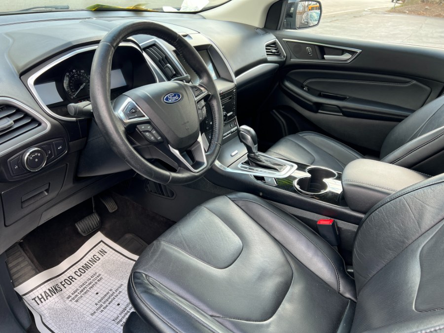2016 Ford Edge 4dr Titanium AWD photo