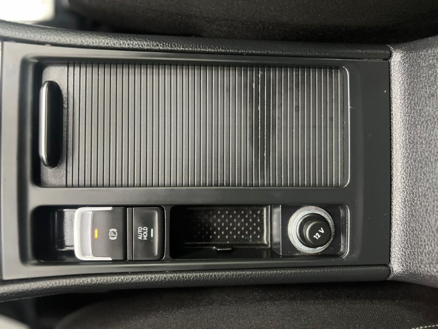2017 Volkswagen Golf R 4-Door Manual w/DCC/Nav photo