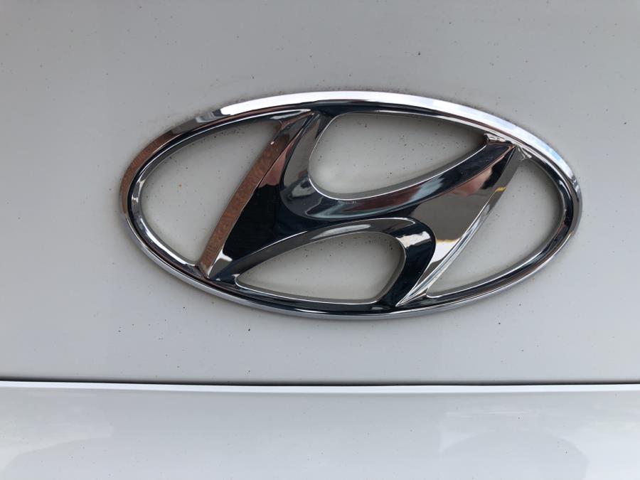 2016 Hyundai Accent 4dr Sdn Auto SE photo