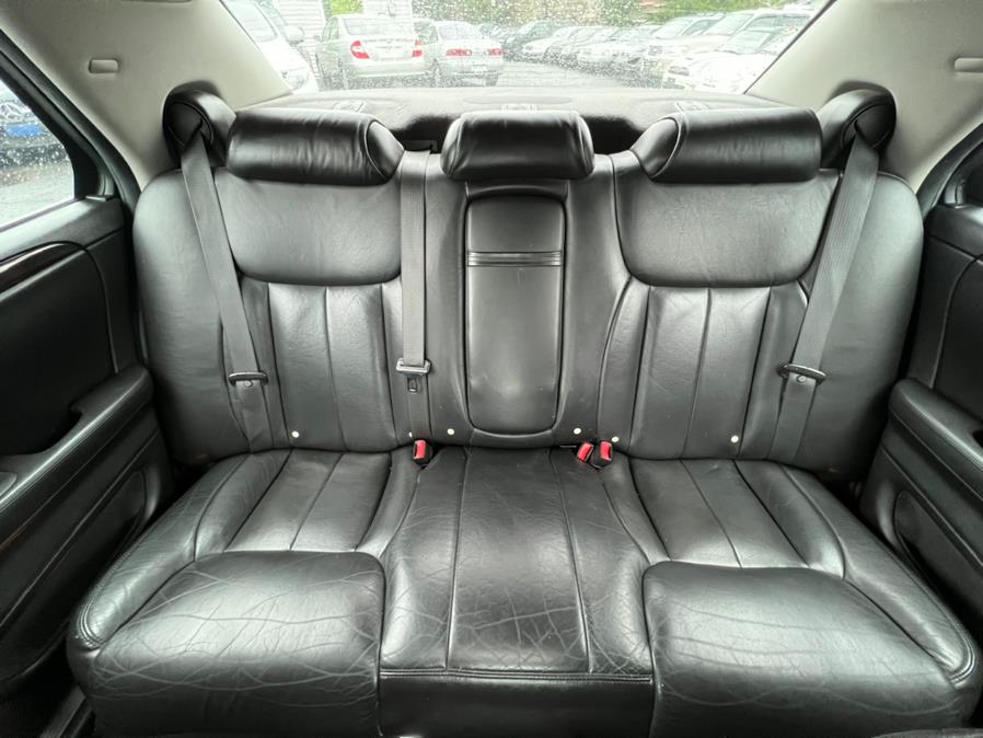 2009 Cadillac DTS Luxury 6-Passenger photo