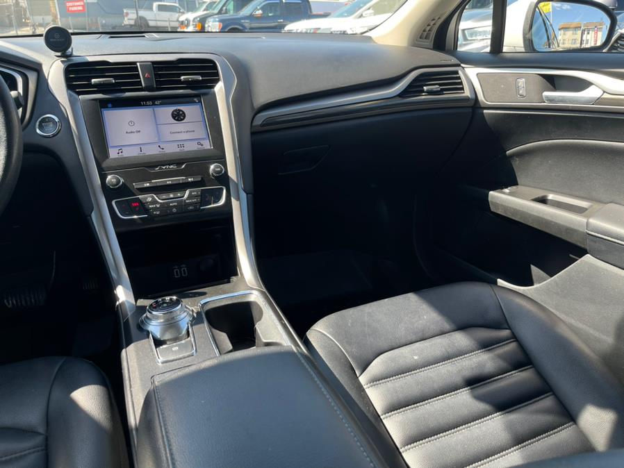 2019 Ford Fusion SEL FWD photo