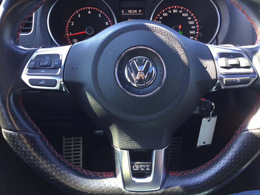 2014 Volkswagen GTI Drivers Edition PZEV photo