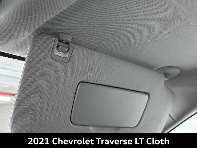 2021 Chevrolet Traverse LT photo