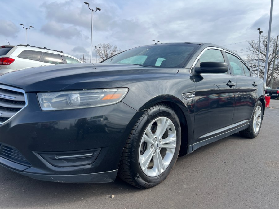 2015 Ford Taurus 4dr Sdn SEL FWD photo