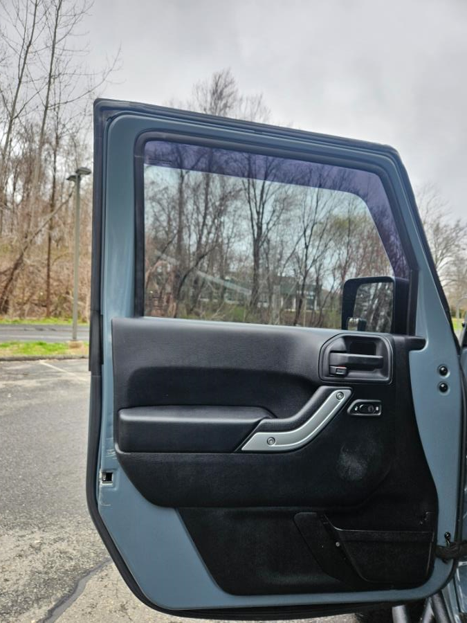 2014 Jeep Wrangler Unlimited Rubicon photo
