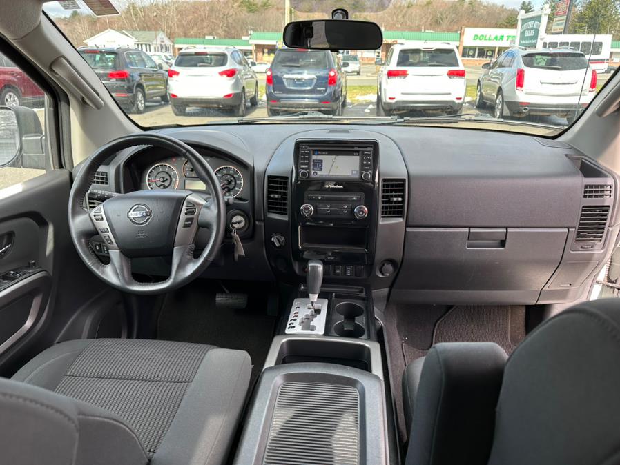 2015 Nissan Titan 4WD King Cab SWB SV photo