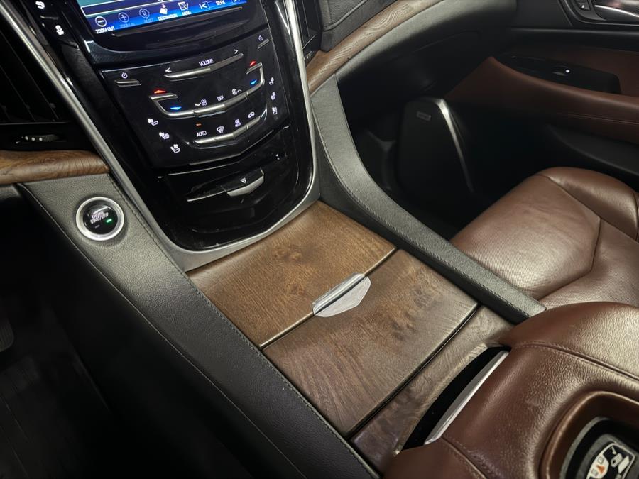 2020 Cadillac Escalade 4WD 4dr Luxury photo