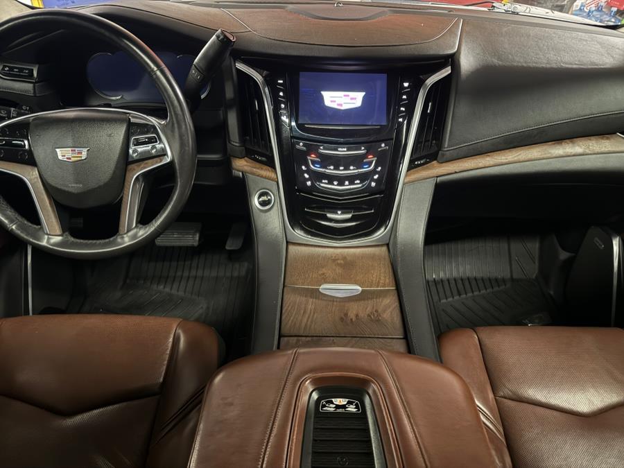2020 Cadillac Escalade 4WD 4dr Luxury photo