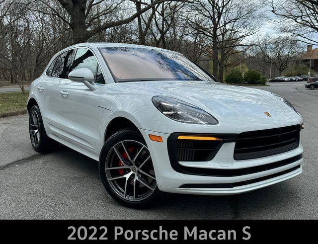 The 2022 Porsche Macan S photos