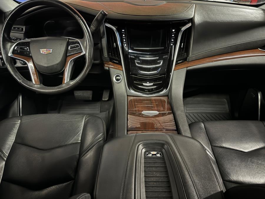 2019 Cadillac Escalade 4WD 4dr Luxury photo