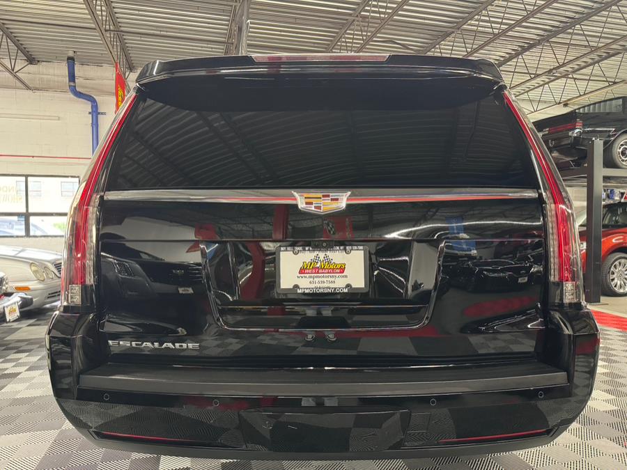 2020 Cadillac Escalade ESV 4WD 4dr Luxury photo