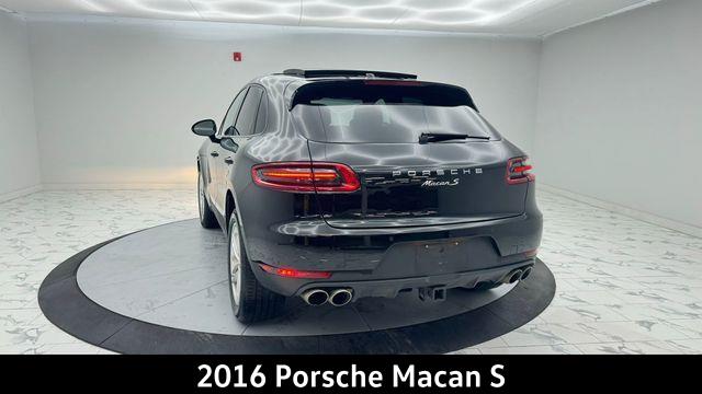 2016 Porsche Macan S photo