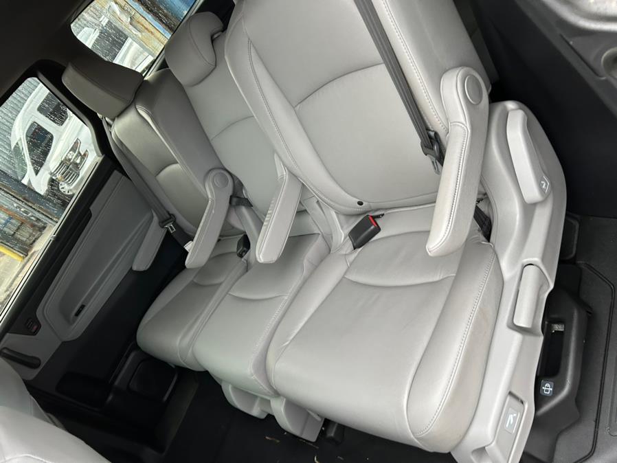 2019 Honda Odyssey EX-L w/Navi/RES Auto photo