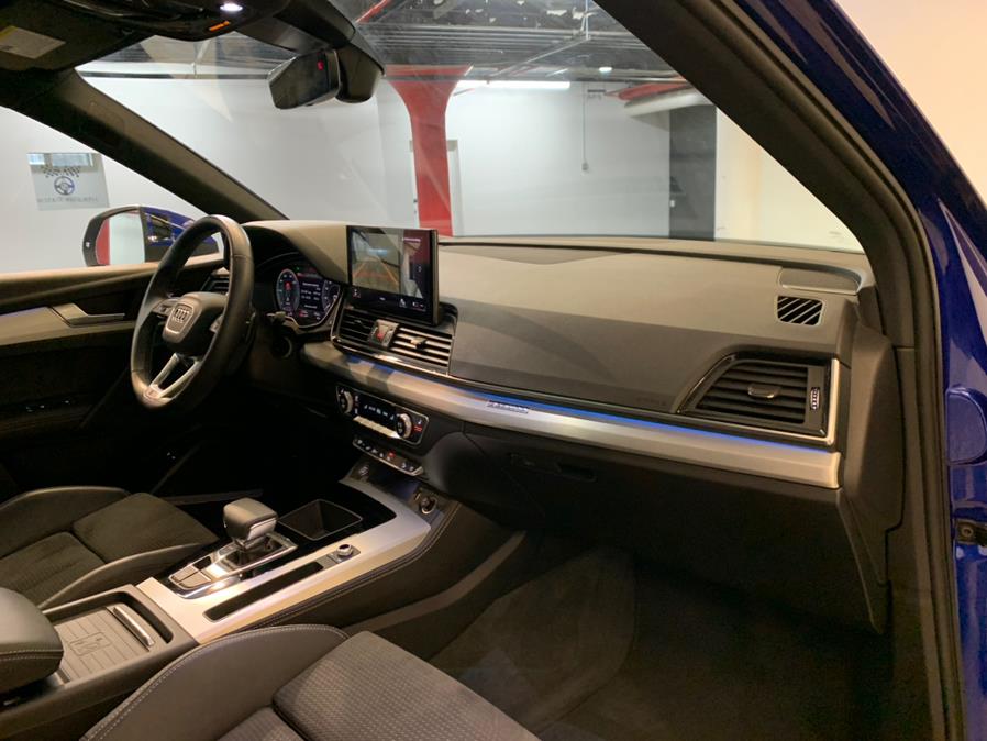 2021 Audi Q5 Prestige 55 TFSI e quattro photo