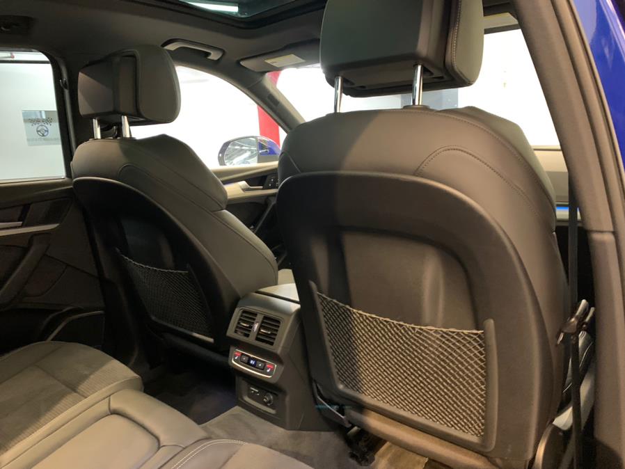 2021 Audi Q5 Prestige 55 TFSI e quattro photo