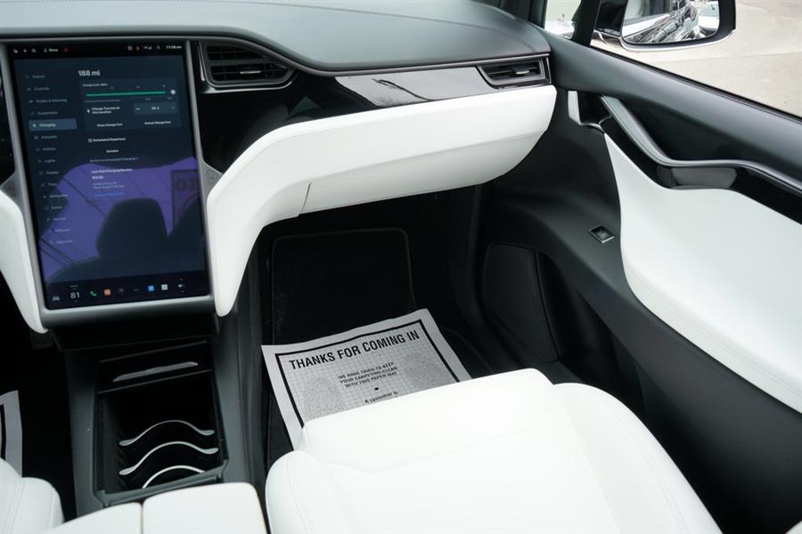 2018 Tesla Model X 75D photo
