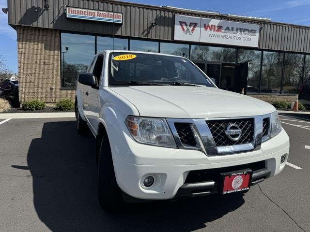 The 2019 Nissan Frontier SV photos