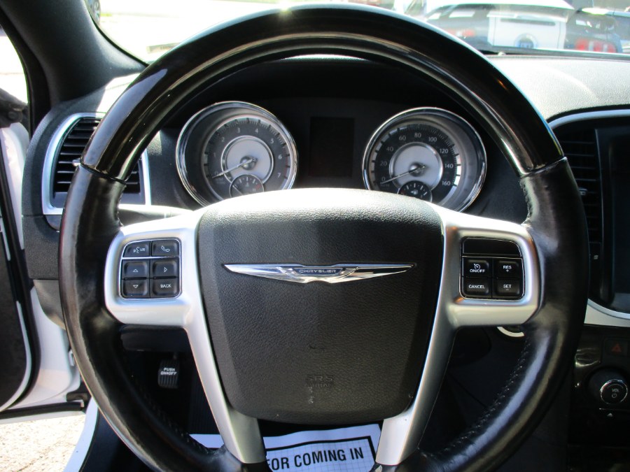 2013 Chrysler 300 C photo