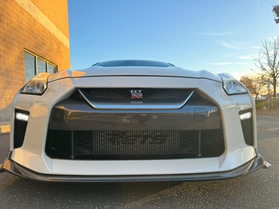 2019 Nissan GT-R Premium AWD photo
