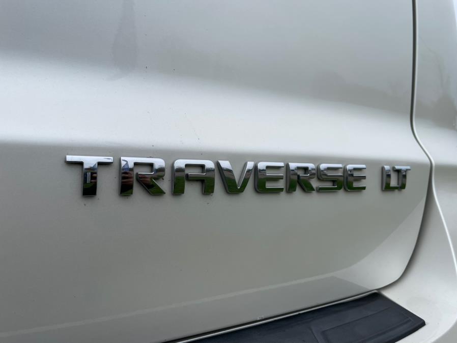 2014 Chevrolet Traverse LT photo