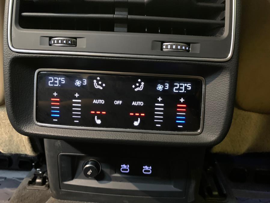 2021 Audi Q8 Premium Plus 55 TFSI quattro photo